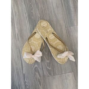 NWOT Joyfolie flip flops size 7-8